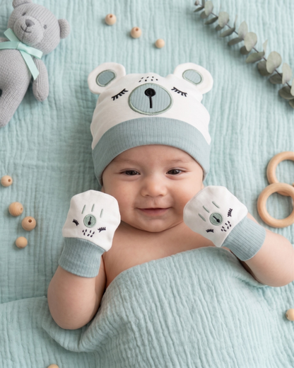 Newborn Hat & Mittens Set – Gentle Skin Protection